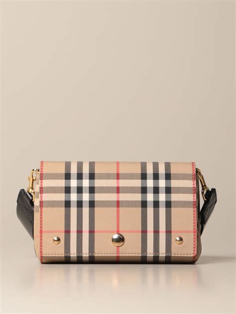 Sacs Burberry : SOLDE jusqu'à jusqu’à −50